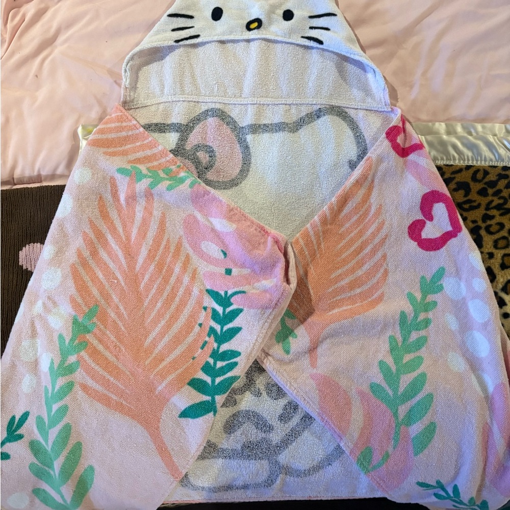 Hello Kitty Hooded Towel